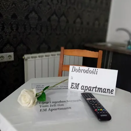 Apartament Em